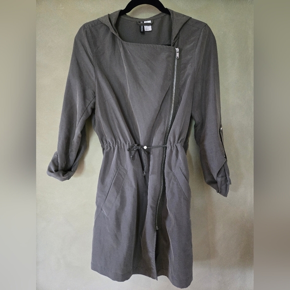 Divided | Dark Kaki Jacket with Rolled Sleeves and Drawstring Waist, Size 8 - Picture 3 of 9